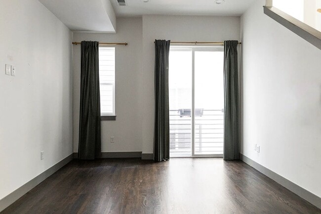 Sala de estar con balcón Julieta - 3505 S Marion St