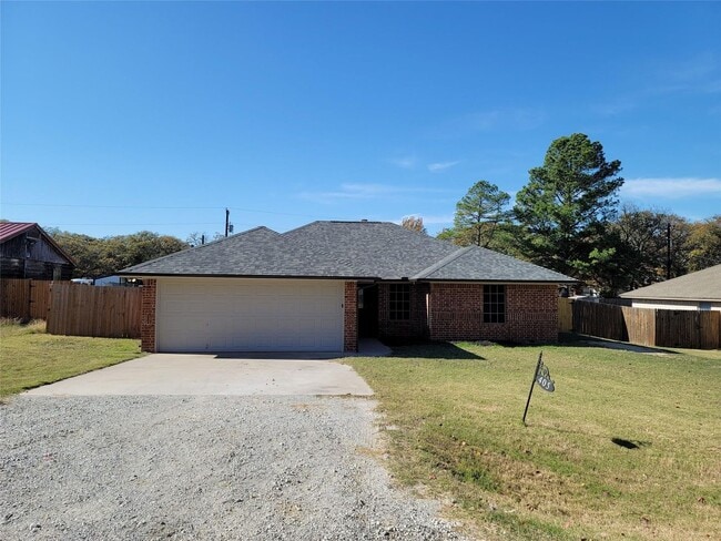 Building Photo - 3 BR/2BA | Single Family Home with large lot | 2-Car Garage | Large fenced backyard
