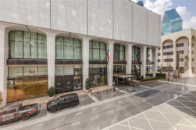 Photo - 1505 Elm St Unit 204