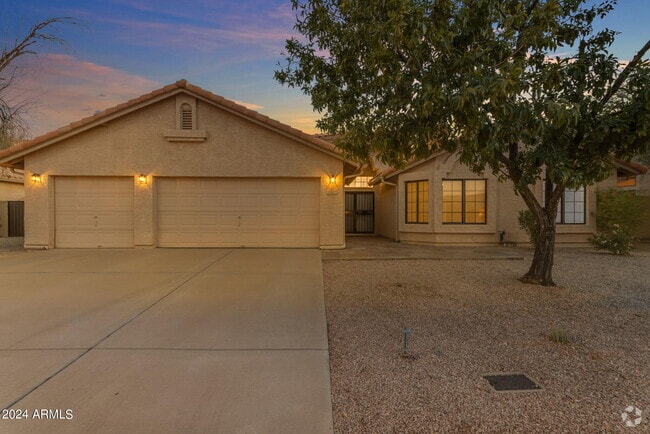 Building Photo - 387 W Larona Ln Rental