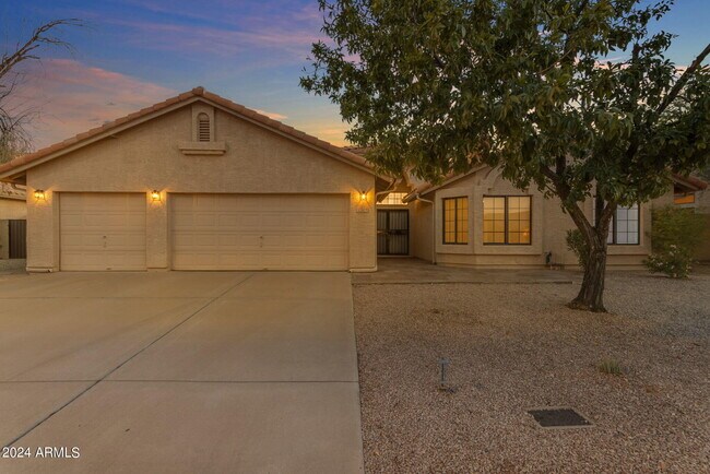 Photo - 387 W Larona Ln House
