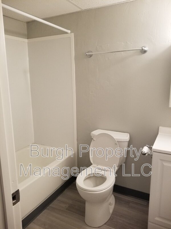 Photo - 634 Southcrest Dr Unit 2