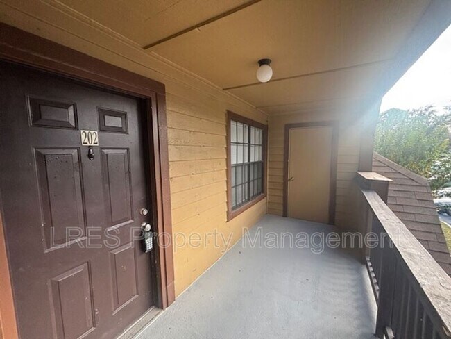 Photo - 390 Lake Placid Ct