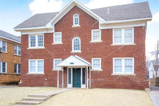 Building Photo - 437 NW 26th St Unit A