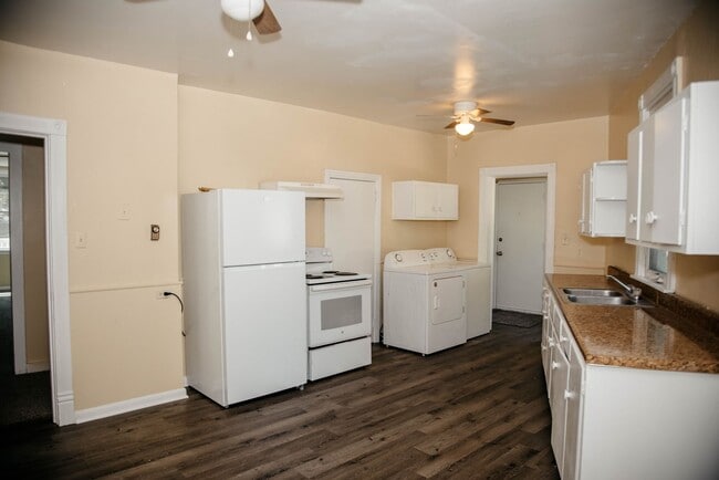 Photo - 143 S Union St Unit B