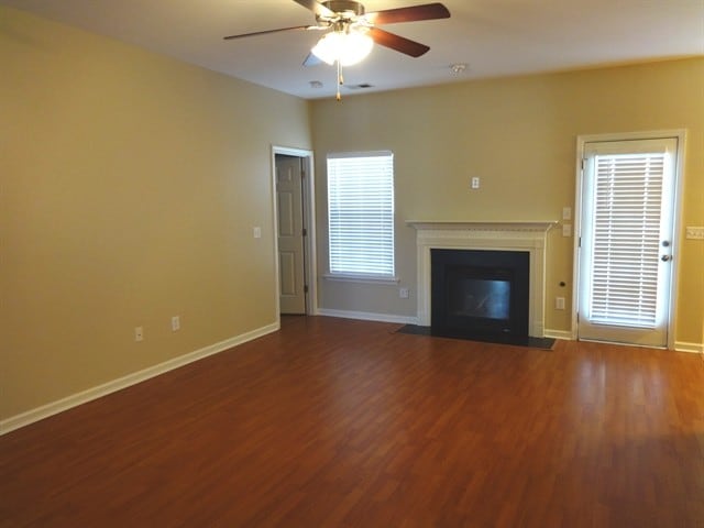 Photo - 106 Meadowvale Ln