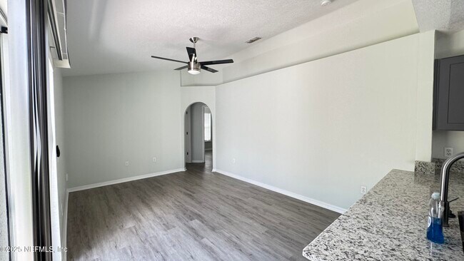 Photo - 1881 Hornsey Ct