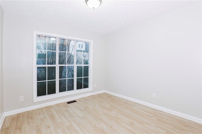 Photo - 2108 Lindley Ln