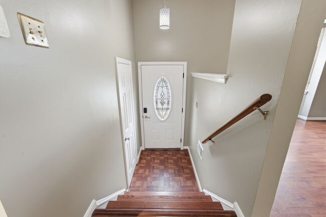 Photo - 10703 Campus Way S