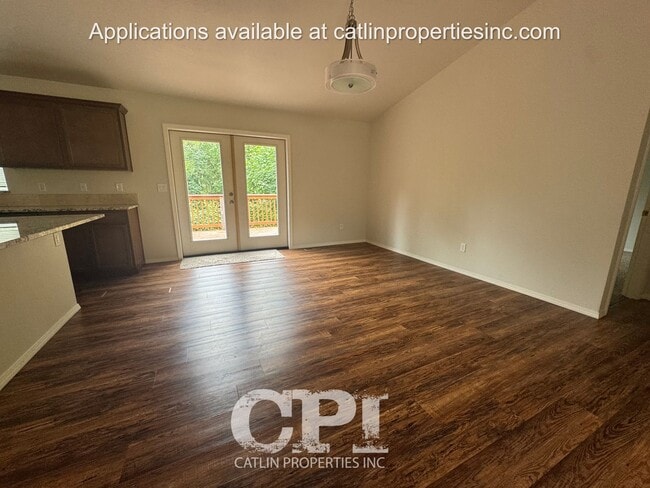 Photo - 655 Chapman Rd