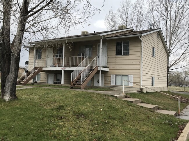 Photo - 307 N 1st St