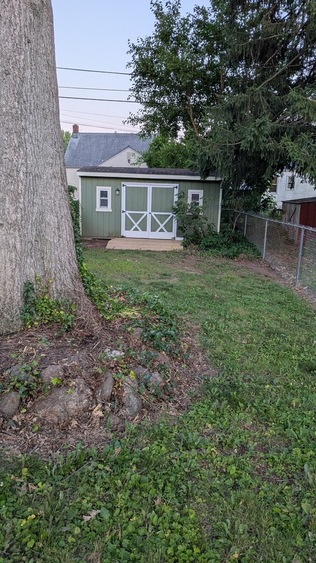 Photo - 828 N Washington St