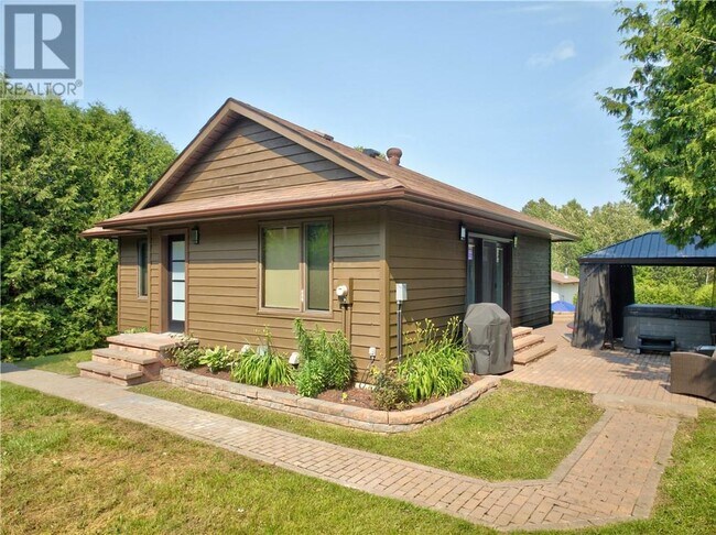 Photo - 3906 Edward Dr