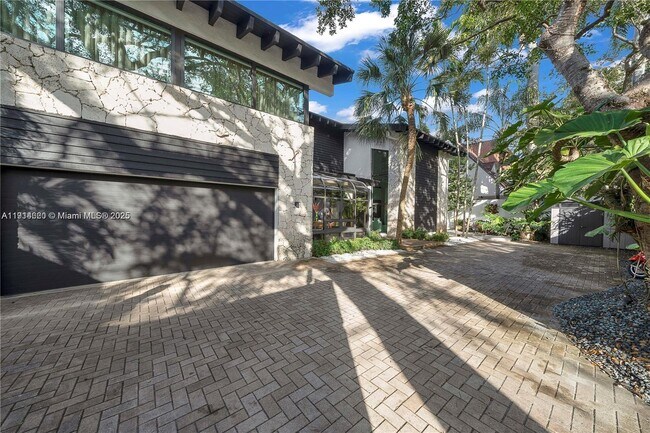 Photo - 3760 Douglas Rd Casa