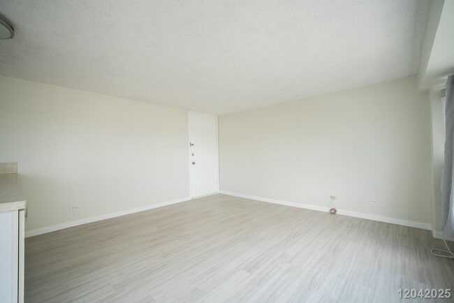 Photo - Urban Comfort & Convenience – High-Floor 1 Bed, 1 Bath with Scenic Views