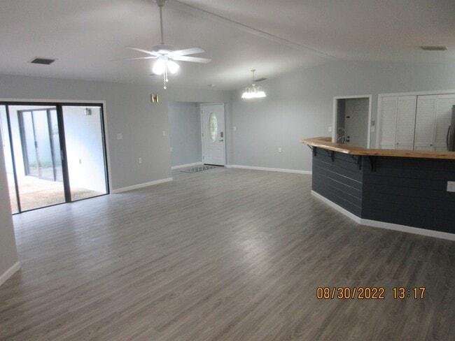 Building Photo - 320 W Fort Morgan Rd