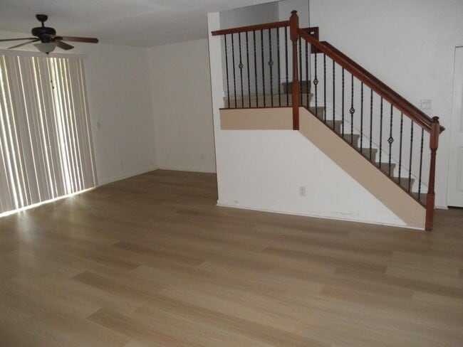 2205 Oakmont Dr