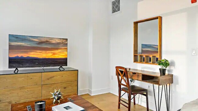 Photo - 1815 6th St NW Unidad ID1395361P