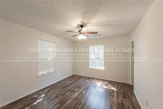 Photo - 3161 W Oakfield St