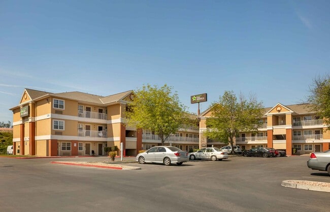Furnished Studio-Bakersfield - California Avenue