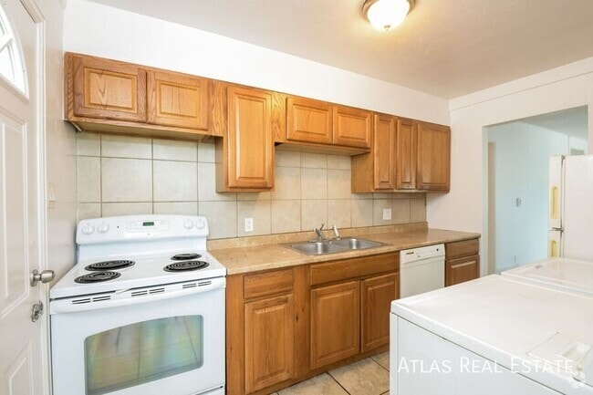 Building Photo - 916 Osceola St Rental