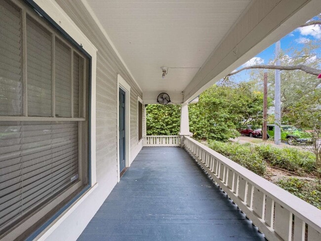 226 9th Ave N