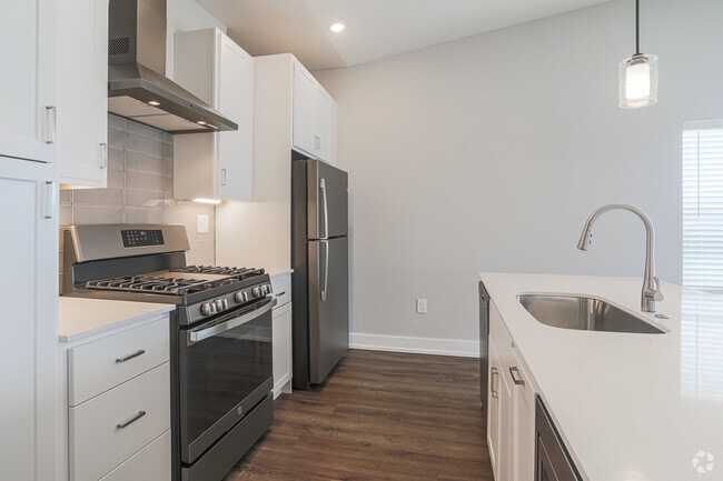 3 BR, 3 BA - 2400 SF - Kitchen