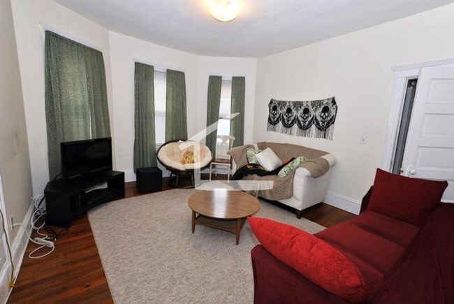 Photo - 353 Faneuil St Rental