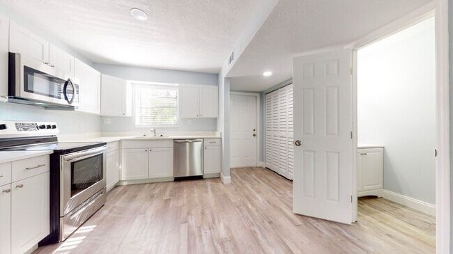 Photo - WAKE UP TO HILLSBOROUGH RIVER VIEWS IN THE HEART OF SEMINOLE HEIGHTS!