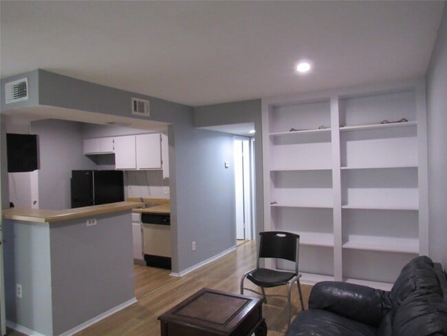 Photo - 6001 Reims Rd Unit 305