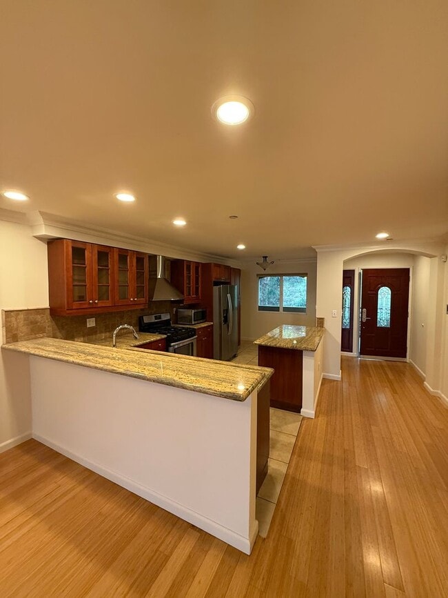 Photo - Beautiful Spacious 2 Bedroom/2 Bath Condo Unidad 303