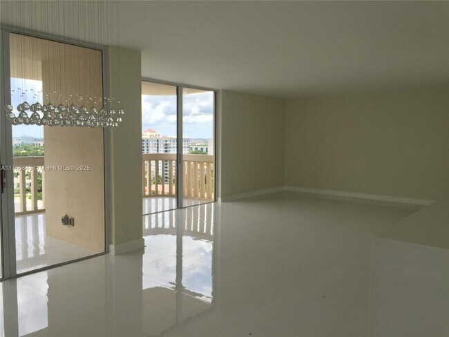Photo - 19707 Turnberry Way Unit 18D