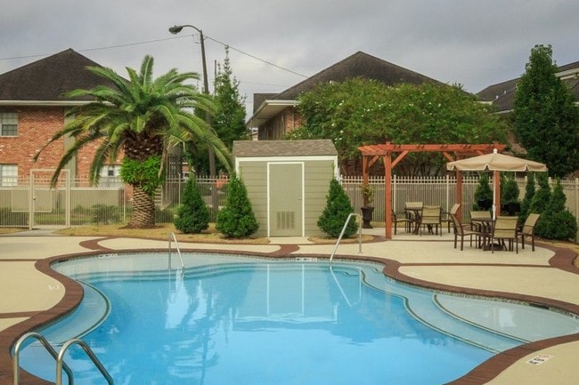 Lakewood - Lakewood Apartments