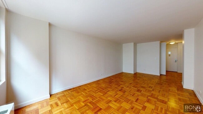 Building Photo - 333 E 49th St Unit 1F Rental