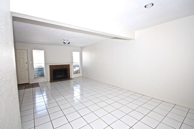 Photo - 6111 Beverly Hill St Unidad 70