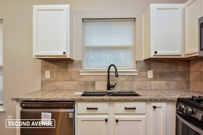 Photo - 3893 Arabian Way SW