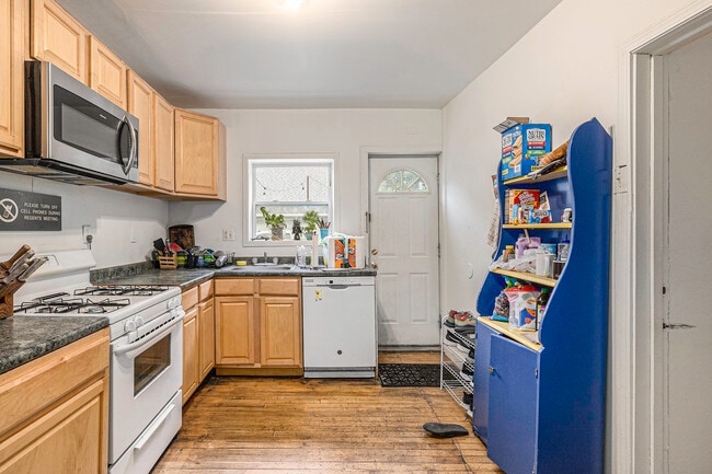 Photo - 1019 Packard St