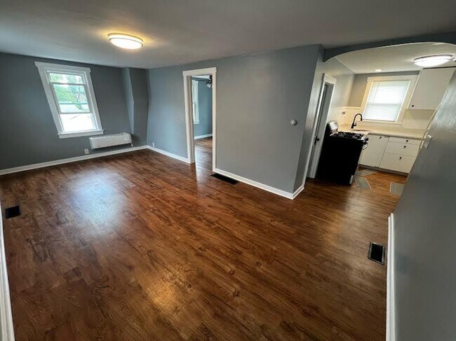Photo - Cute 1 Bedroom Single Unit - Close to Campus!