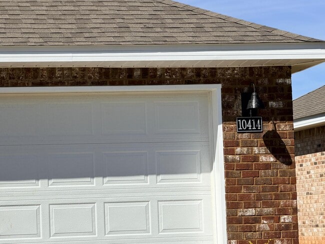 Photo - 10414 Lowell St E