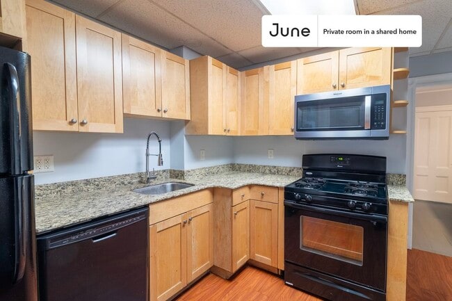 Photo - Room in Shared 3 bed/1 bath home Unit B