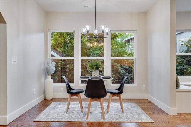 Photo - 319 S College Ave