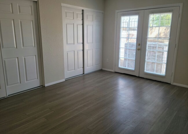 Photo - Clean 2 Bed 2 Bath Town home with private yard in Central Phoenix! Gated Community! Move-in Speci...