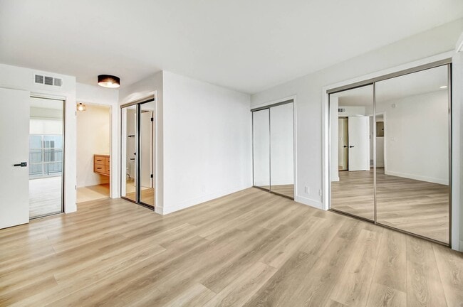 Photo - 8430 De Longpre