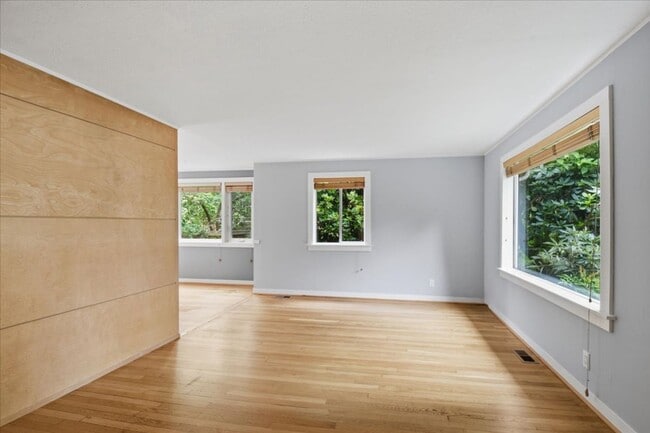 Photo - 2Bd/1Ba Seattle Home