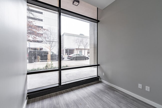 Photo - 333 State Street