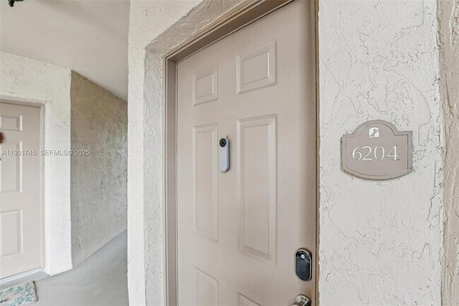 Photo - 2926 S University Dr Unidad 6204