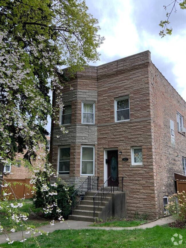 Building Photo - 4022 N Avers Ave Rental