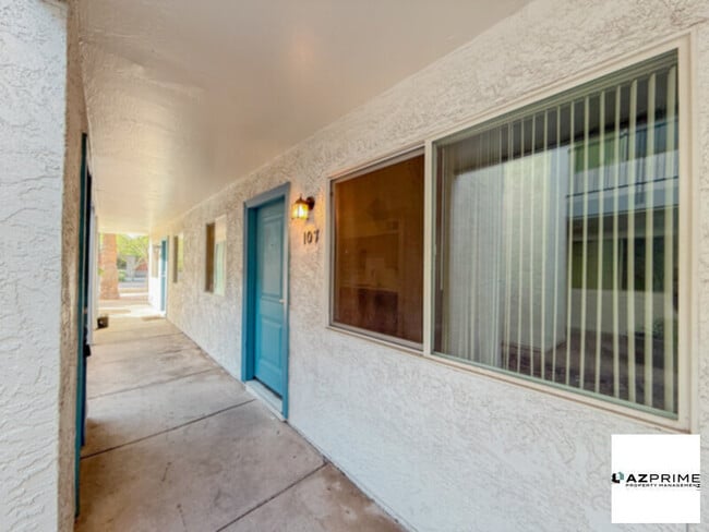 Photo - FREE FIRST MONTH'S RENT MOVE IN SPECIAL! Inviting 2/1 Phoenix Apartment with Modern Comforts!