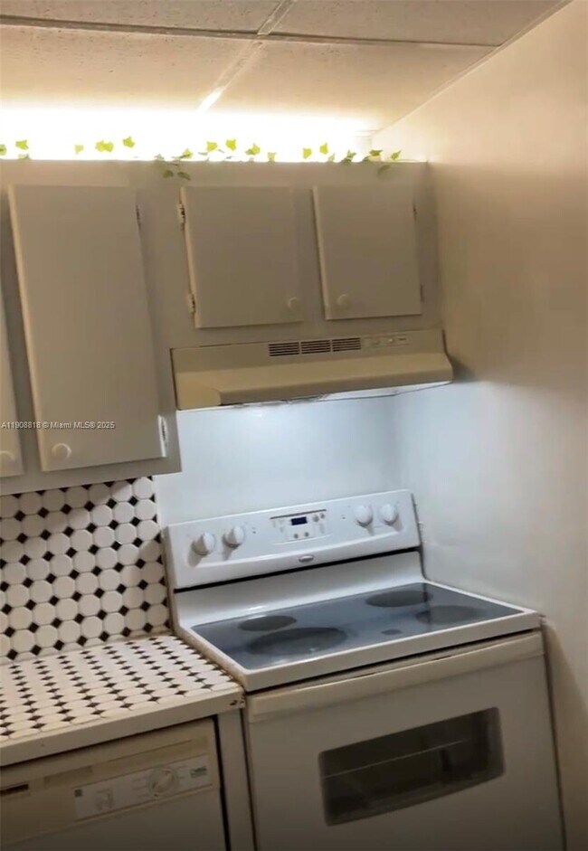 Photo - 16851 NE 23rd Ave Unidad A-519