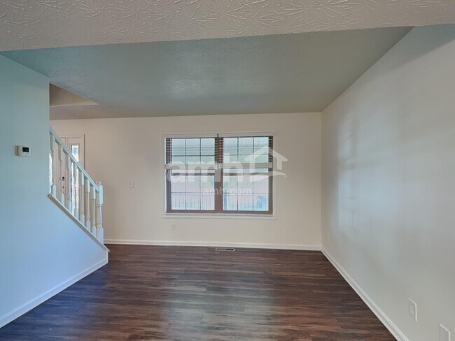 Photo - 1406 R J Ln Casa